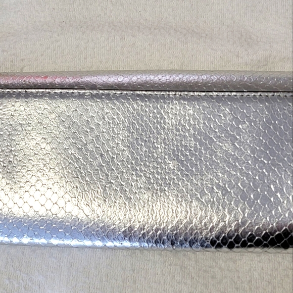 Michael Kors Wallet - Picture 2 of 5